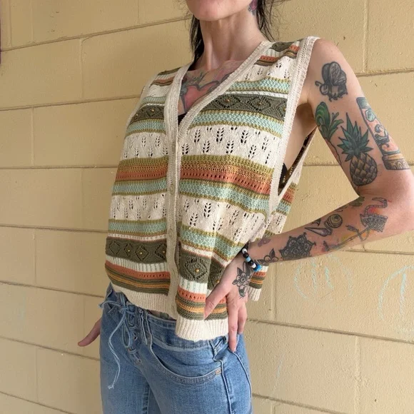 Vintage Liz Sport Button Front Crochet Knit Sweater Vest Cropped Medium Petite - Picture 1 of 6